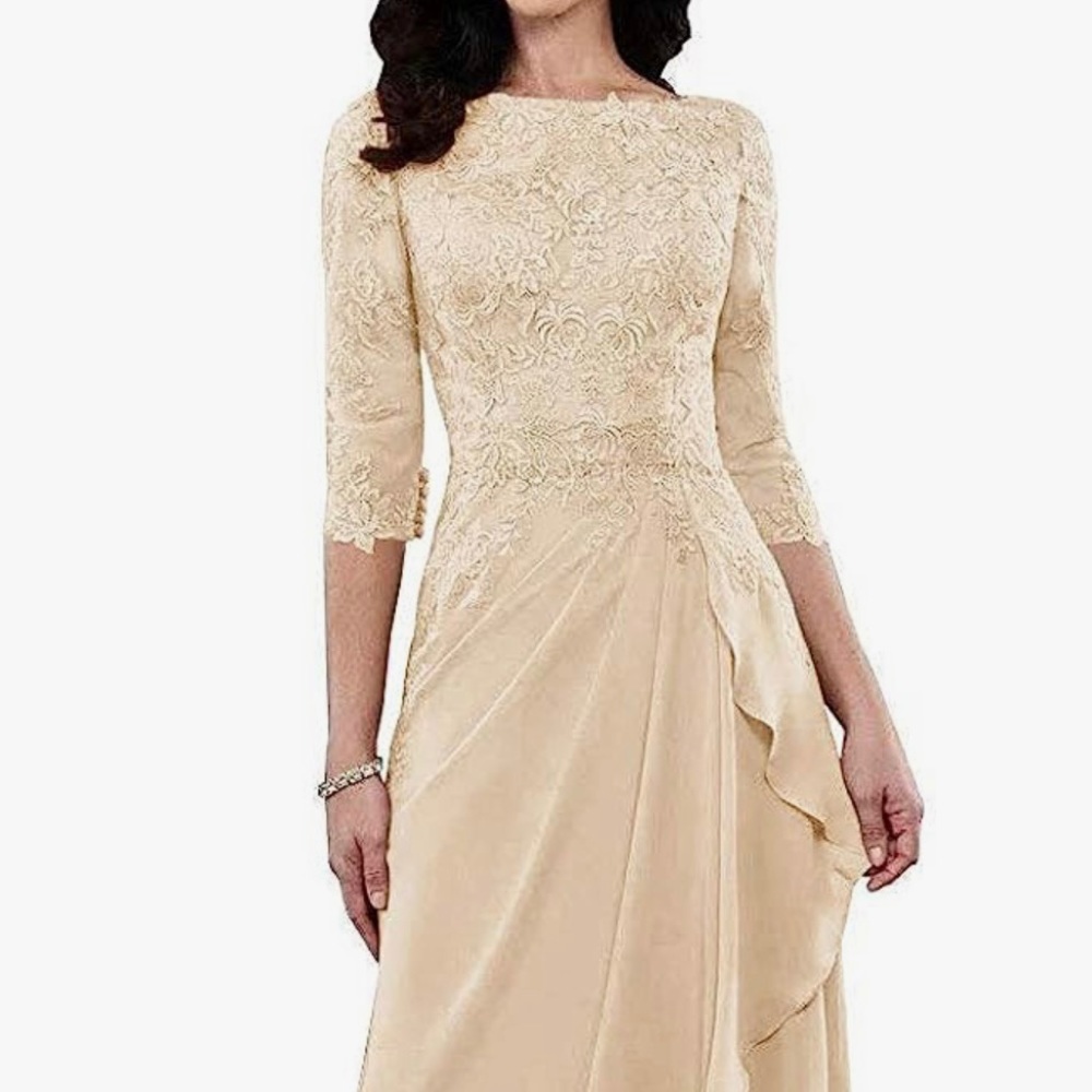 Size 18, Champagne, Long Evening Formal Dress 3/4 Sleeve Lace Applique R…